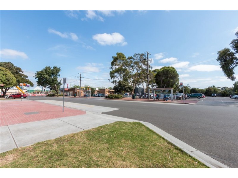 1/8 Lyall Street, Cranbourne VIC 3977