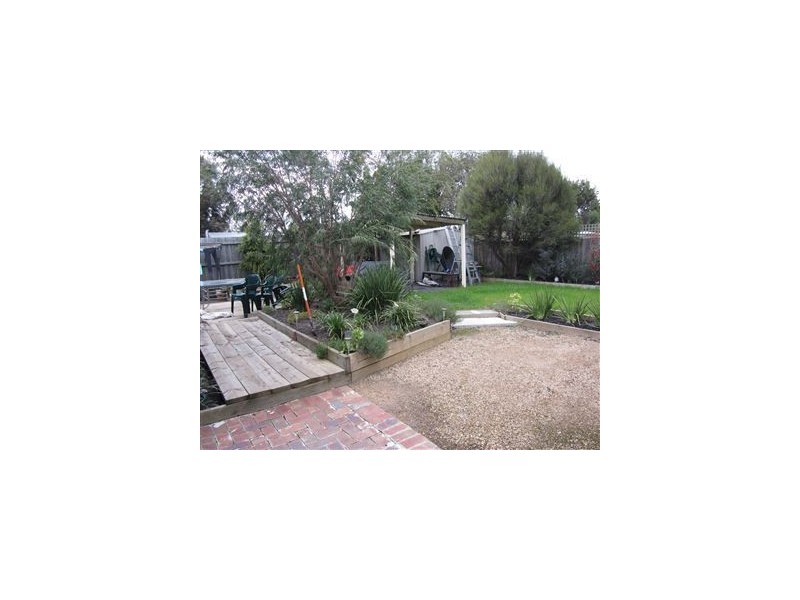 14 Brentwood Drive, Cranbourne North VIC 3977
