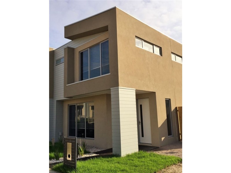 13 Nanea Path, Cranbourne VIC 3977