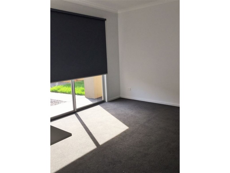 13 Nanea Path, Cranbourne VIC 3977