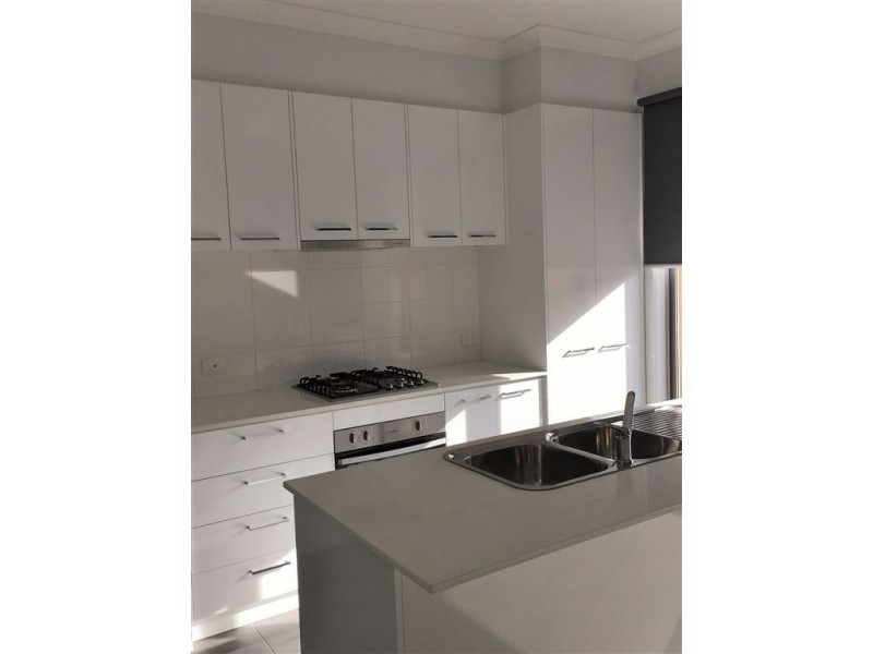 13 Nanea Path, Cranbourne VIC 3977