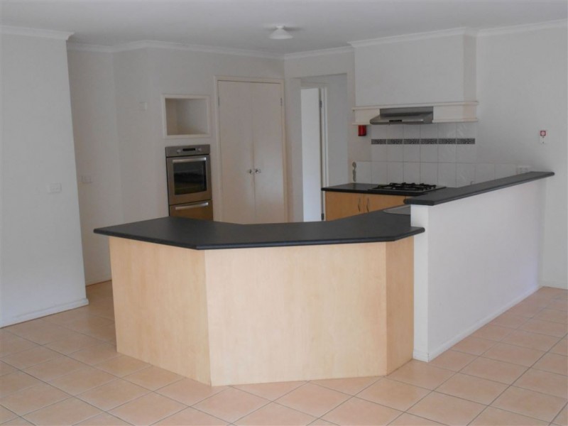 11 Taunton Court, Narre Warren South VIC 3805