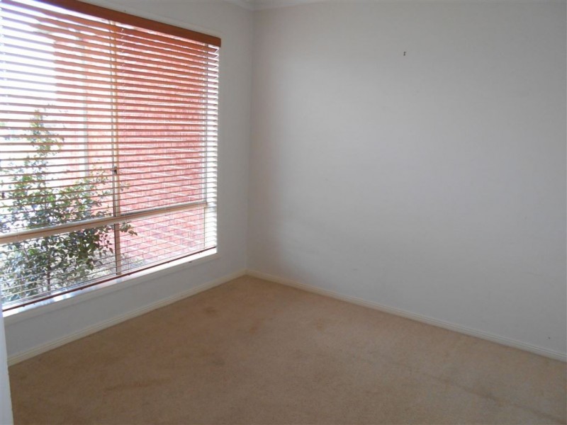 11 Taunton Court, Narre Warren South VIC 3805