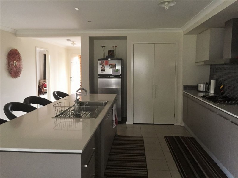 8 Middlesex Court, Cranbourne North VIC 3977