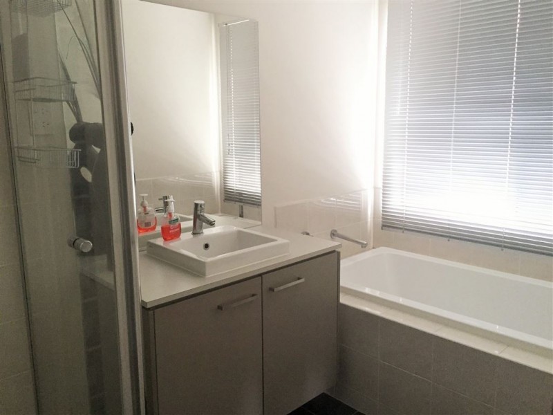 8 Middlesex Court, Cranbourne North VIC 3977