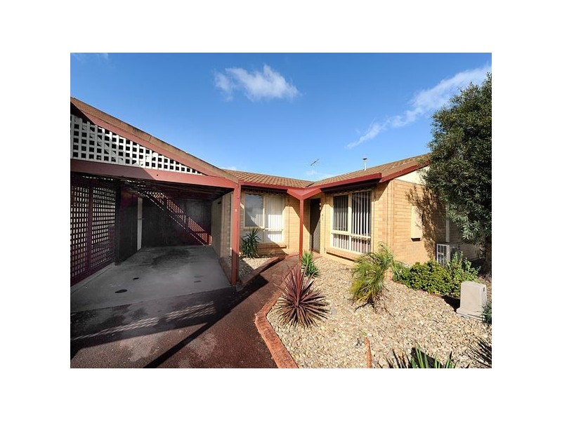 2 Warren Close, Narre Warren VIC 3805