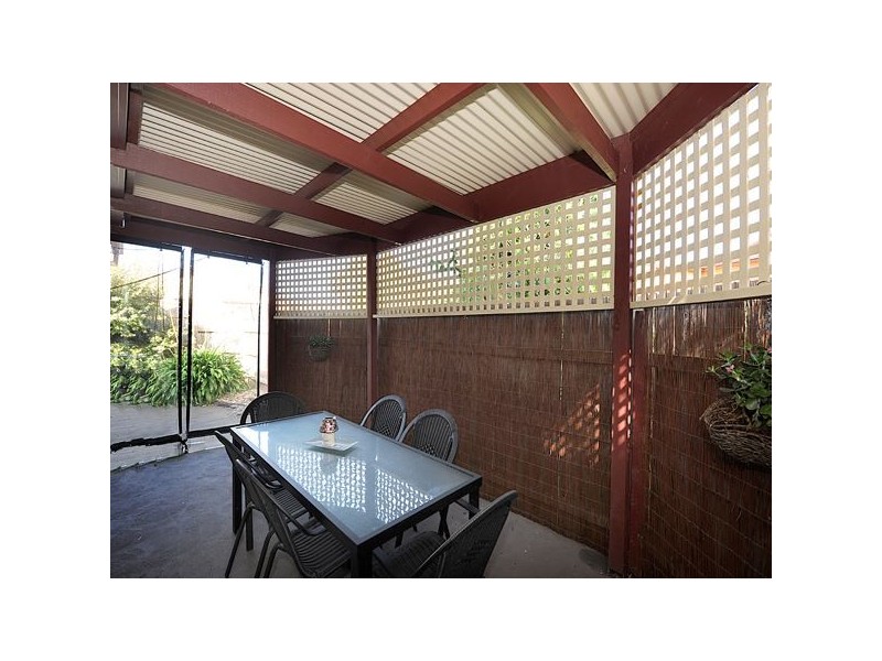 2 Warren Close, Narre Warren VIC 3805