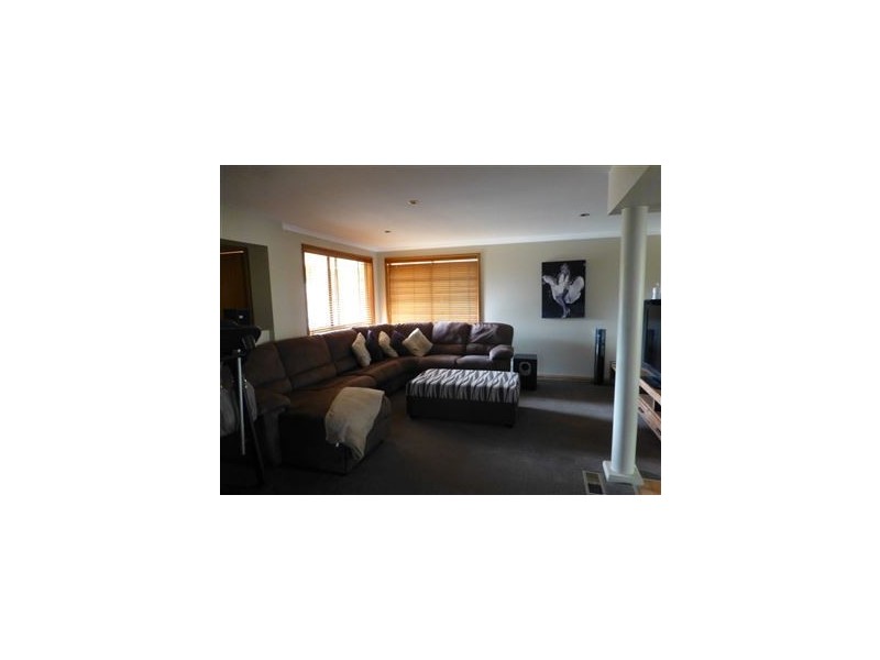 33 Maramba Drive, Narre Warren VIC 3805