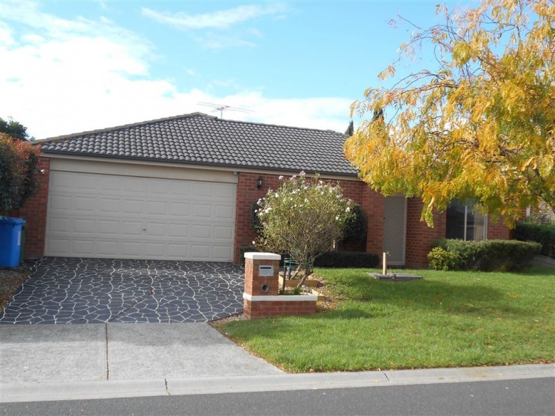 16 Kingston Avenue, Narre Warren South VIC 3805