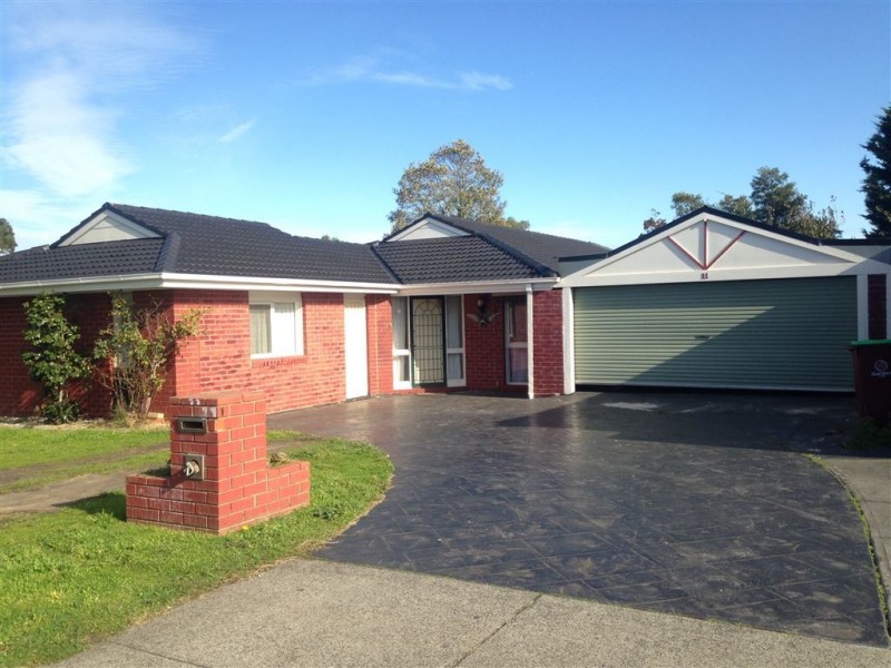 11 Franks Way, Cranbourne North VIC 3977