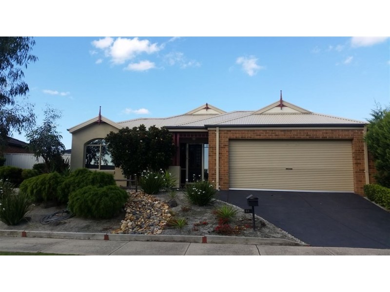 54 Scotsdale Drive, Cranbourne East VIC 3977