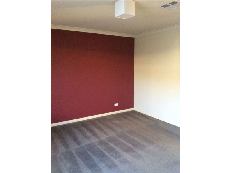 54 Scotsdale Drive, Cranbourne East VIC 3977
