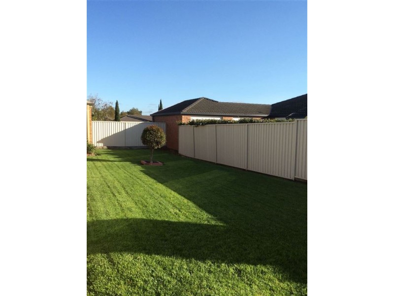 54 Scotsdale Drive, Cranbourne East VIC 3977