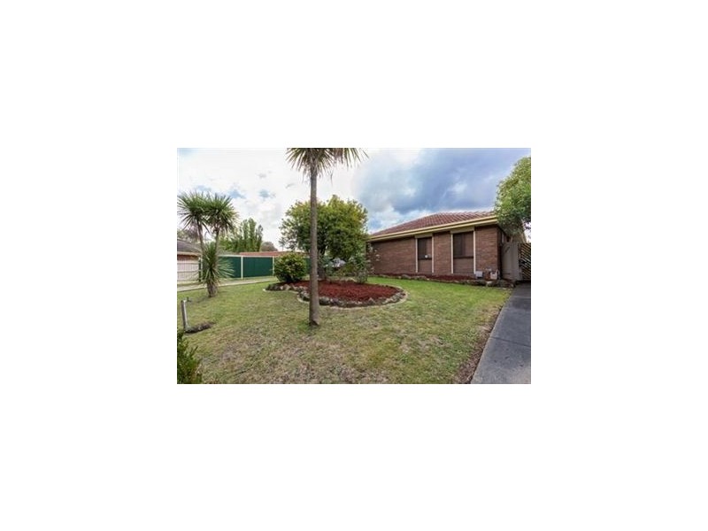 3 Gillespie Court, Cranbourne North VIC 3977