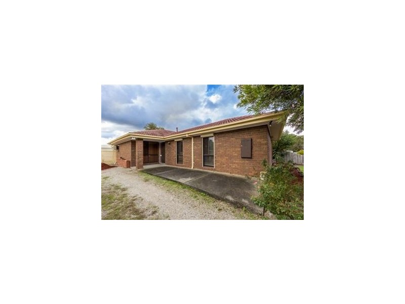 3 Gillespie Court, Cranbourne North VIC 3977