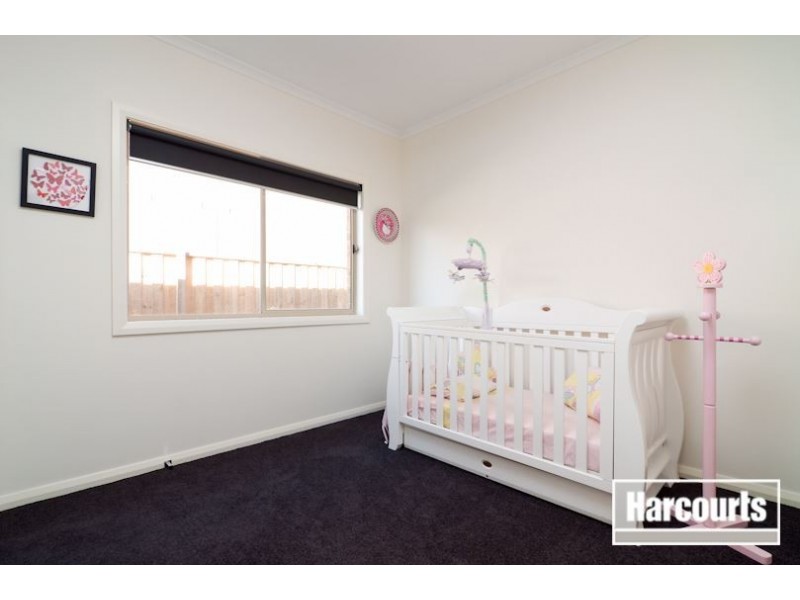 17 Mickleham Drive, Cranbourne North VIC 3977