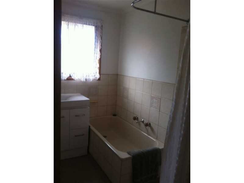 33 Marylyn Place, Cranbourne VIC 3977