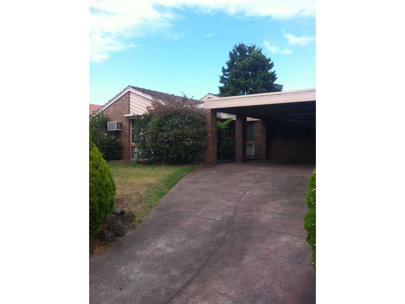 33 Marylyn Place, Cranbourne VIC 3977