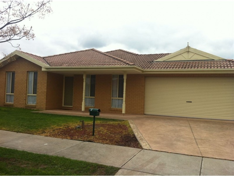 3 Watts Terrace, Pakenham VIC 3810