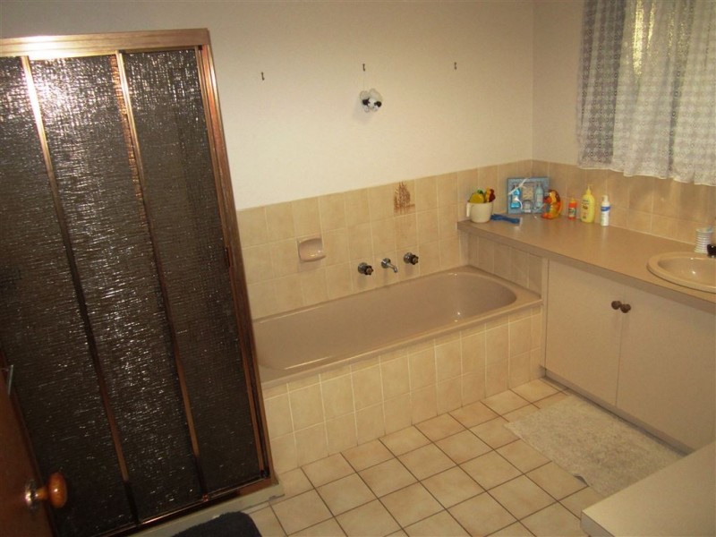 10 Tottington Rise, Berwick VIC 3806