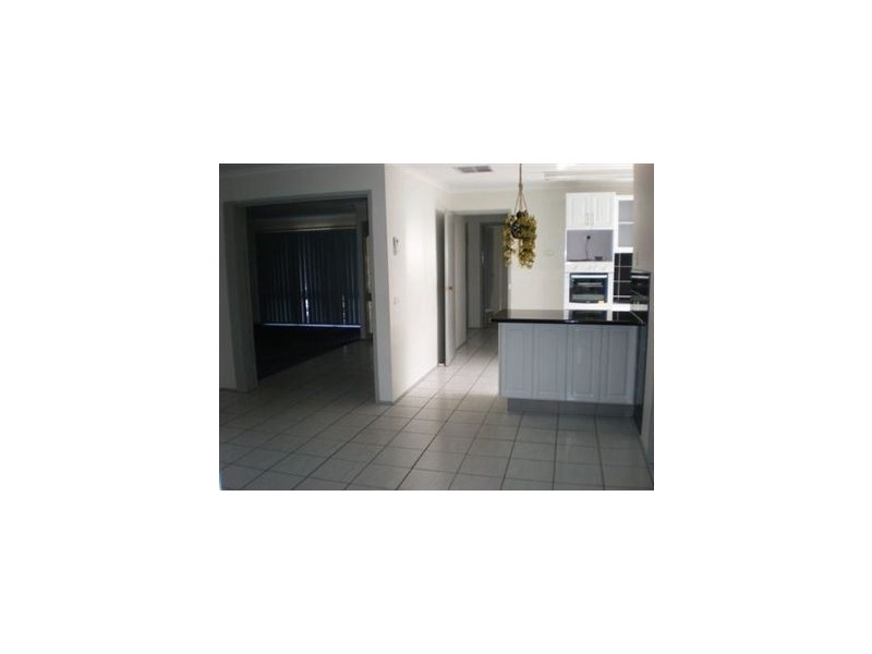 37 Fenfield Street, Cranbourne VIC 3977