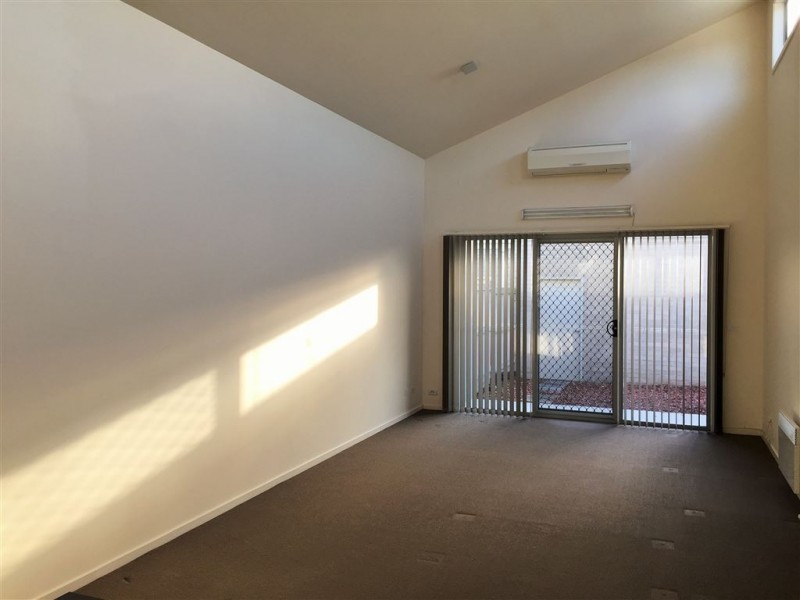 180 Paterson Drive, Lynbrook VIC 3975