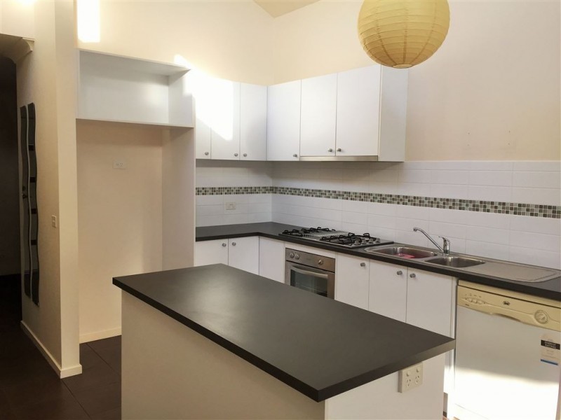 180 Paterson Drive, Lynbrook VIC 3975