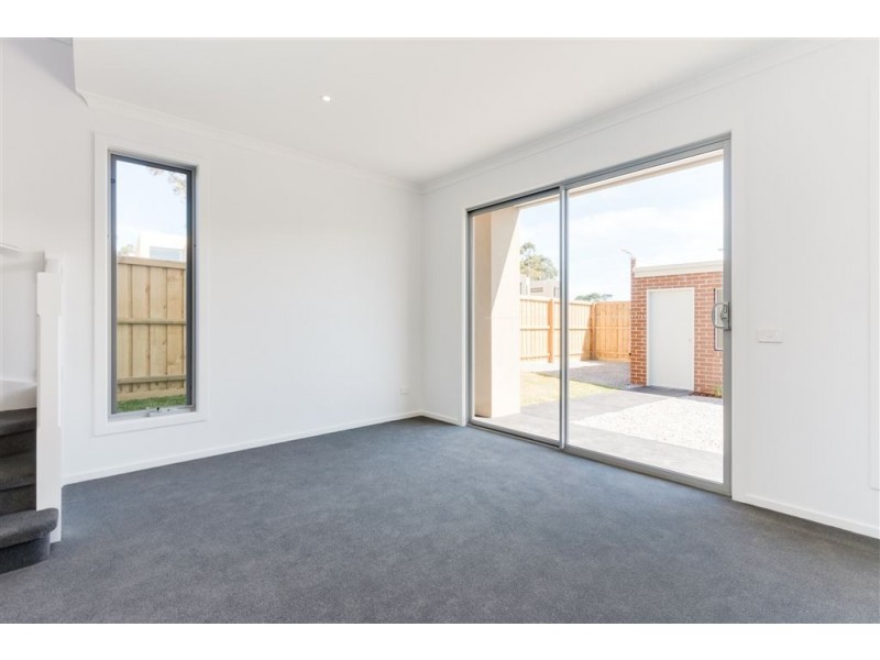 1 Nanea Path, Cranbourne VIC 3977