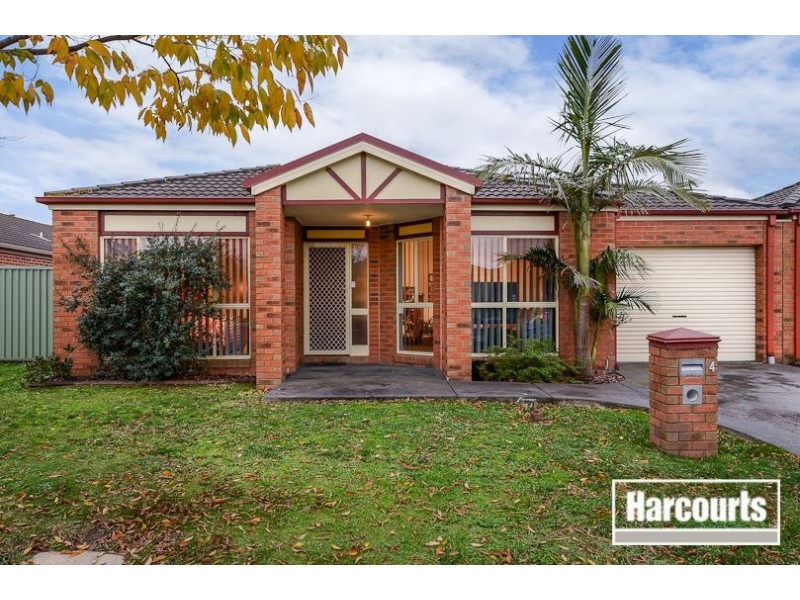 4 Greenock Crescent, Cranbourne East VIC 3977