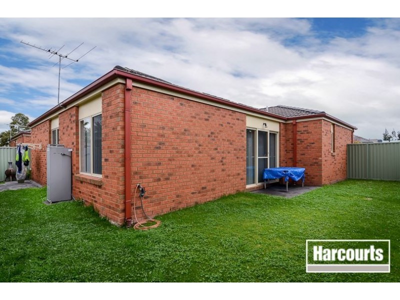 4 Greenock Crescent, Cranbourne East VIC 3977
