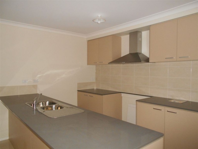 31 Kilmarnock Way, Clyde North VIC 3978