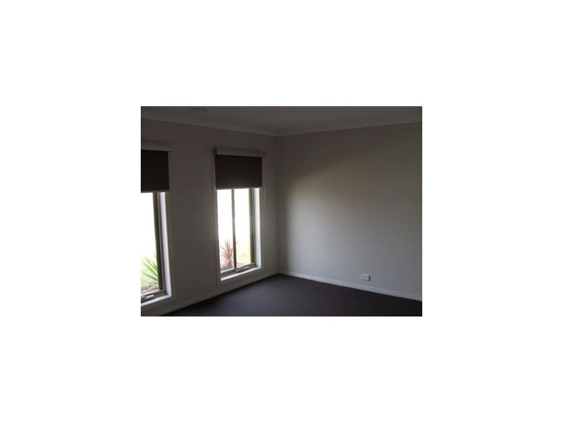 174 Linsell Boulevard, Cranbourne East VIC 3977