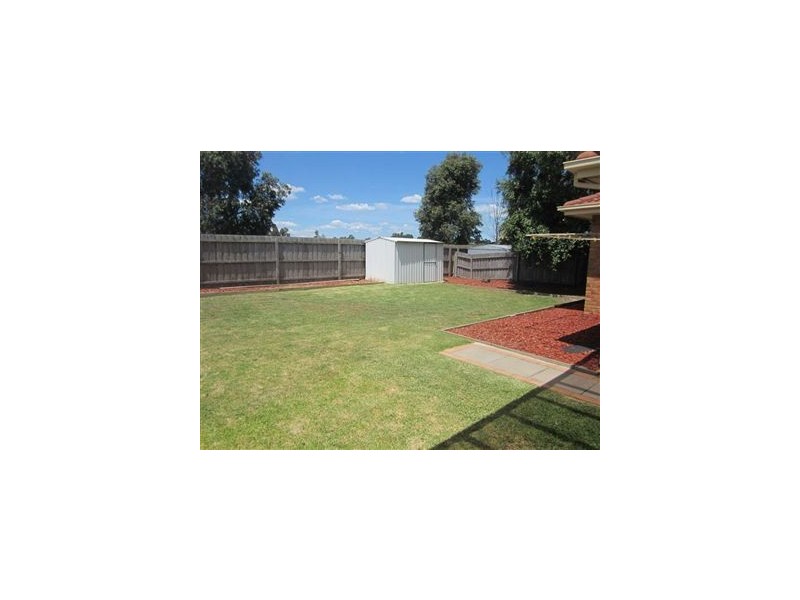 24 Baringa Park Drive, Narre Warren South VIC 3805