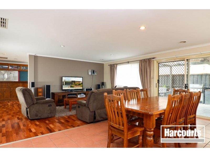8 Falmouth Road, Narre Warren South VIC 3805