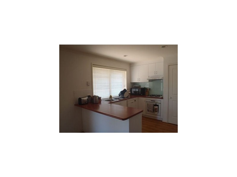 11 Fishburn Place, Cranbourne VIC 3977