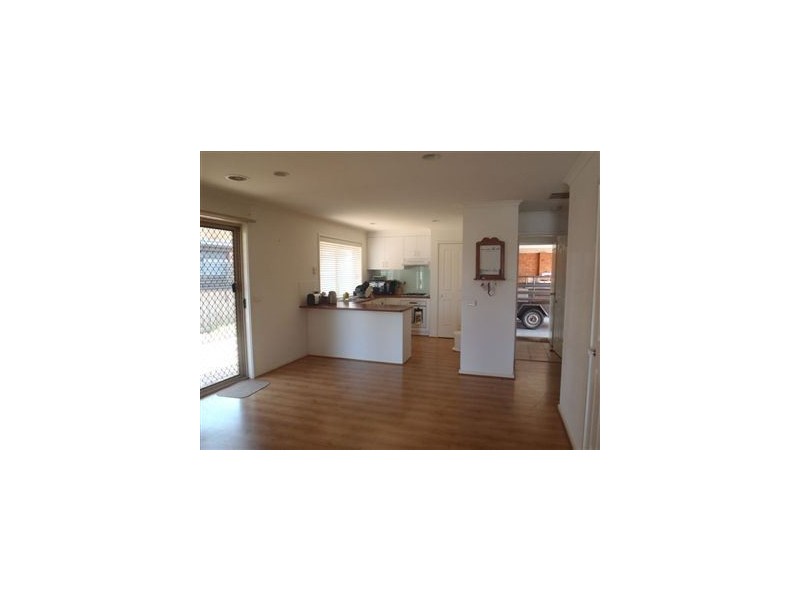 11 Fishburn Place, Cranbourne VIC 3977