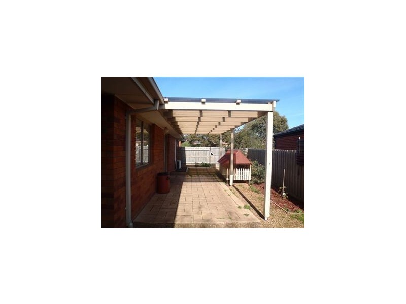 11 Fishburn Place, Cranbourne VIC 3977