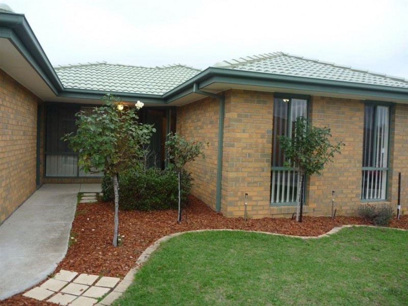 40 Bushlark Drive, Carrum Downs VIC 3201