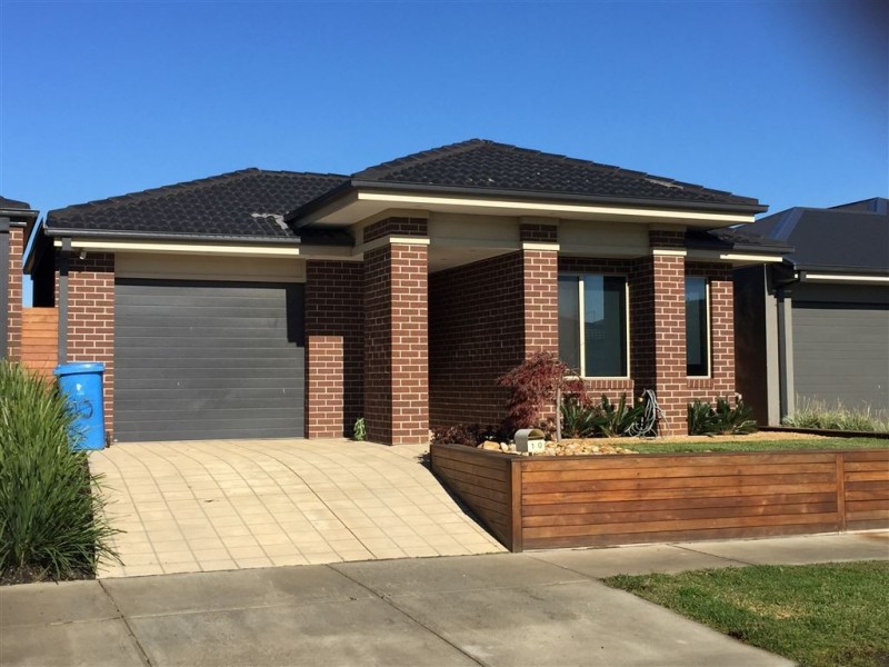 10 Tawleed Grove, Clyde North VIC 3978