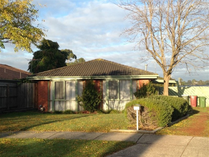 8 Redwood Court, Narre Warren VIC 3805