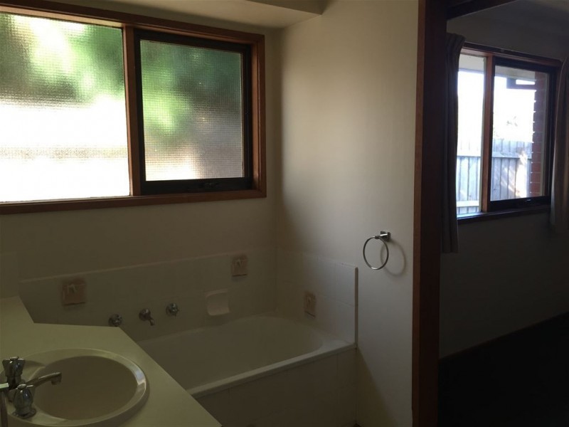 8 Redwood Court, Narre Warren VIC 3805