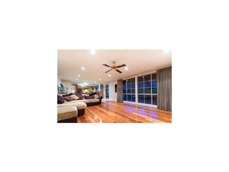 10 Kirkham Court, Berwick VIC 3806