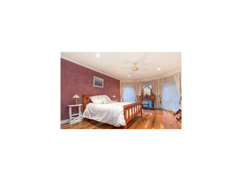 10 Kirkham Court, Berwick VIC 3806