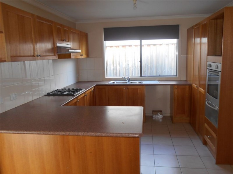 14 Hertford Court, Cranbourne North VIC 3977