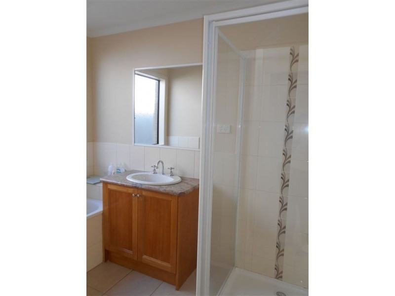 14 Hertford Court, Cranbourne North VIC 3977