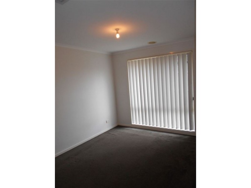 2 Greenfield Court, Cranbourne North VIC 3977