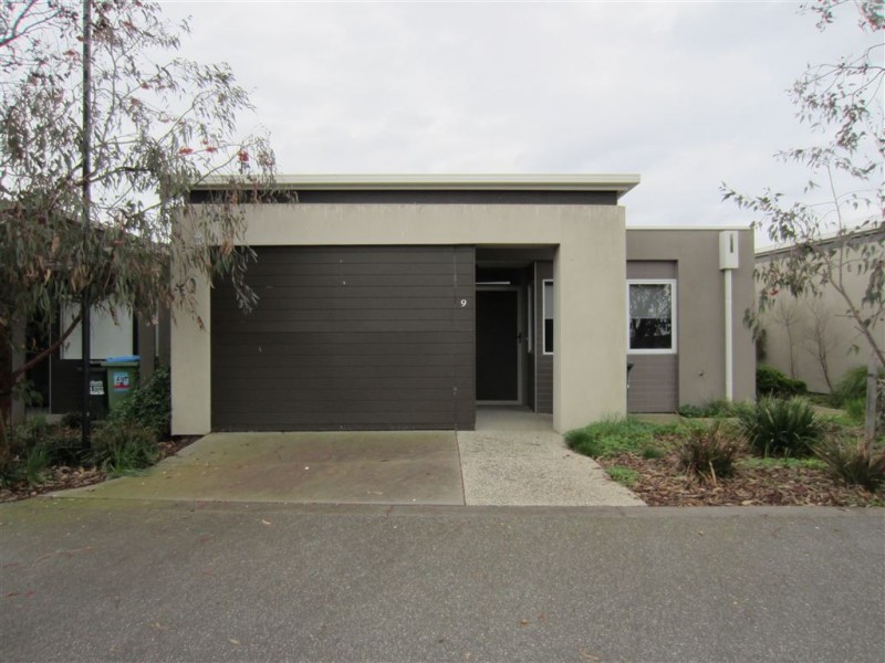 9/520 Evans Road, Lynbrook VIC 3975