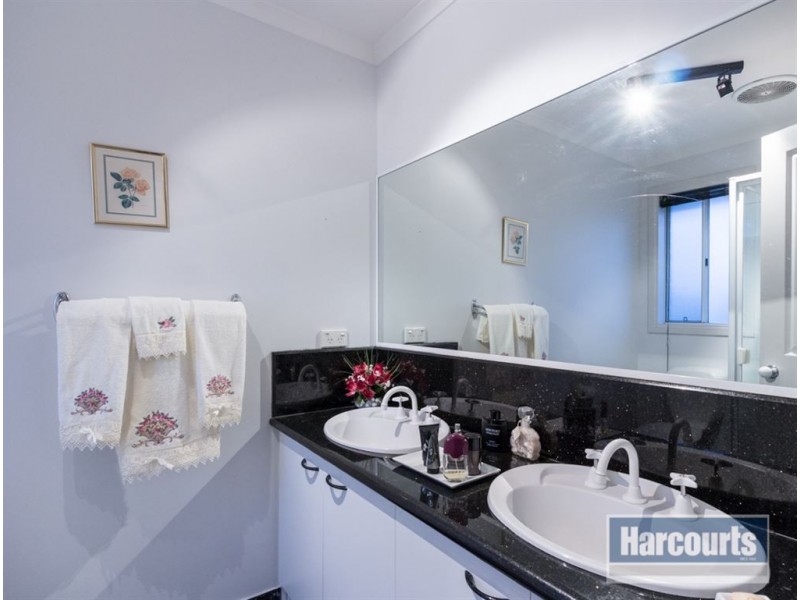 8 Walcott Place,, Narre Warren South VIC 3805