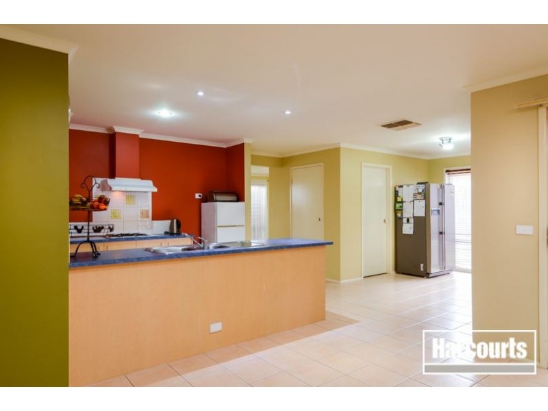 50 Robinswood Parade, Narre Warren South VIC 3805