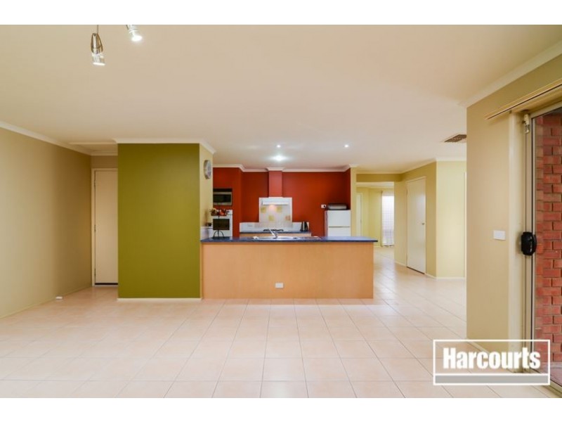 50 Robinswood Parade, Narre Warren South VIC 3805